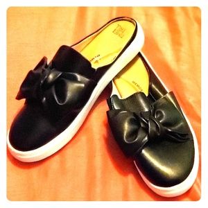 Leather Slip-on Tennis Shoes